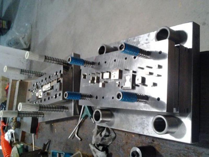 玛曲模具制造-12